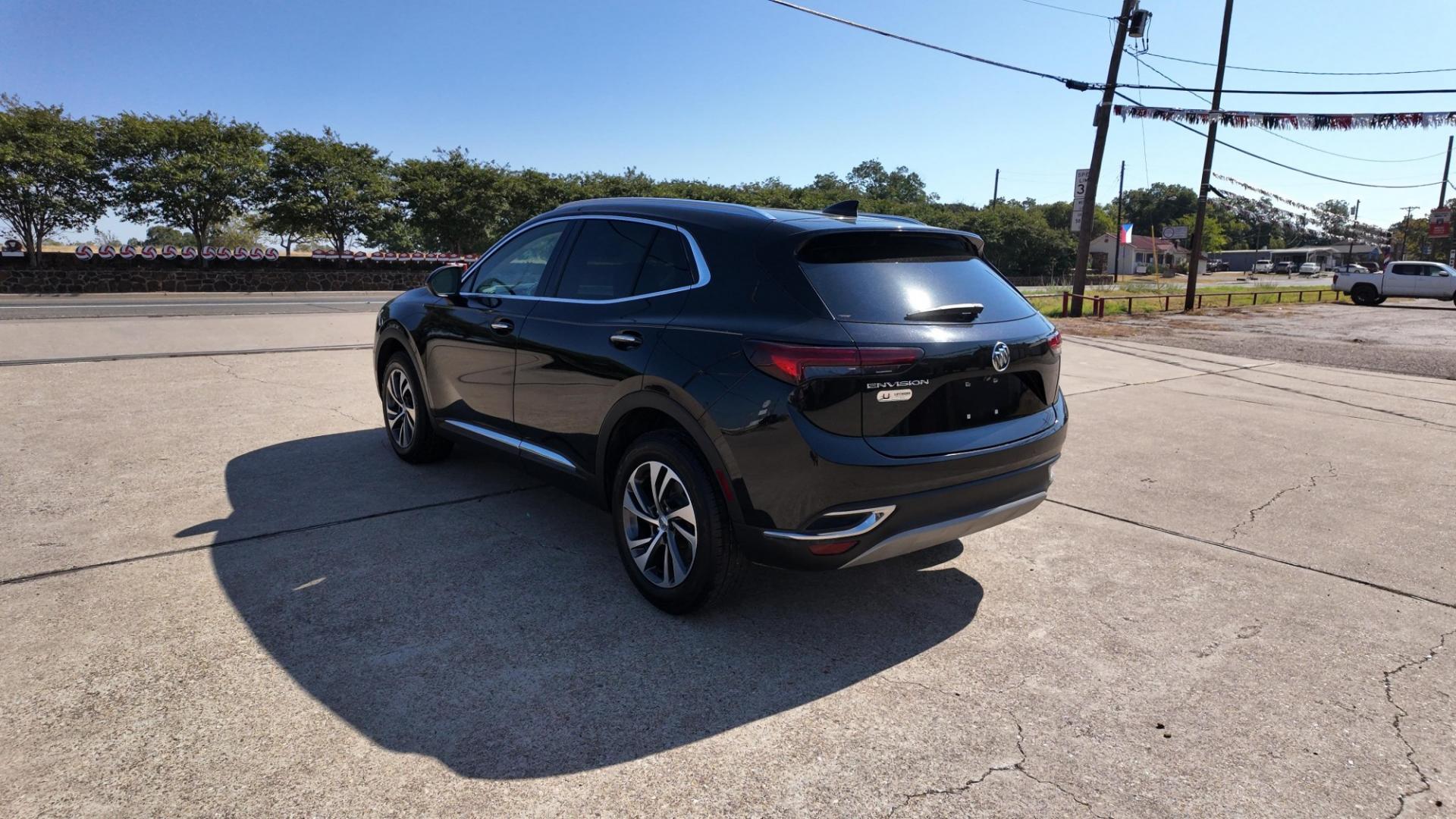 2022 Buick Envision Essense (LRBFZNR46ND) with an 2.0L L4 DOHC 24V TURBO engine, 6A transmission, located at 605 West Oak St., West, TX, 76691, (254) 826-5852, 31.803682, -97.097832- Photo#2