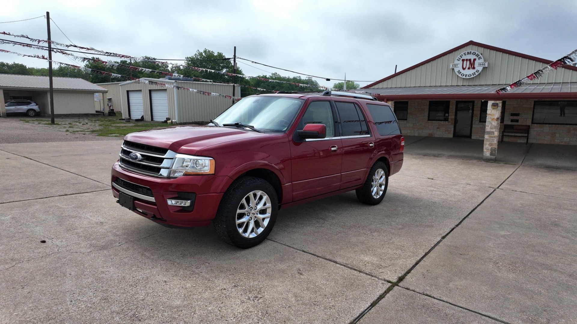 2017 /Dune, leather Ebony, leather Ford Exp Limited 4WD (1FMJU2AT2HE) with an 3.5L V6 DOHC 24V FFV engine, 6-Speed Automatic transmission, located at 605 West Oak St., West, TX, 76691, (254) 826-5852, 31.803682, -97.097832 - Photo#1