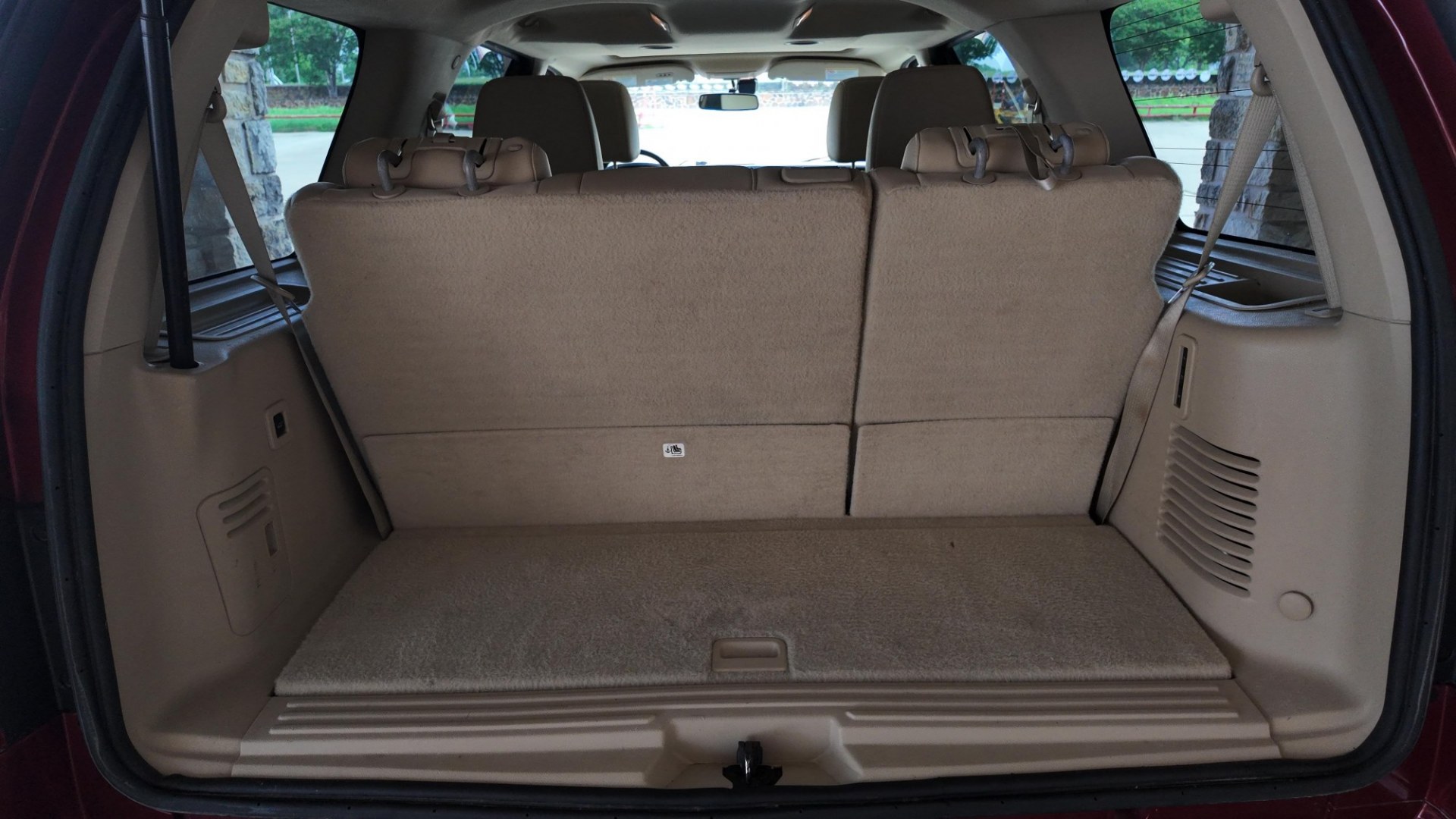 2017 /Dune, leather Ebony, leather Ford Exp Limited 4WD (1FMJU2AT2HE) with an 3.5L V6 DOHC 24V FFV engine, 6-Speed Automatic transmission, located at 605 West Oak St., West, TX, 76691, (254) 826-5852, 31.803682, -97.097832 - Photo#9