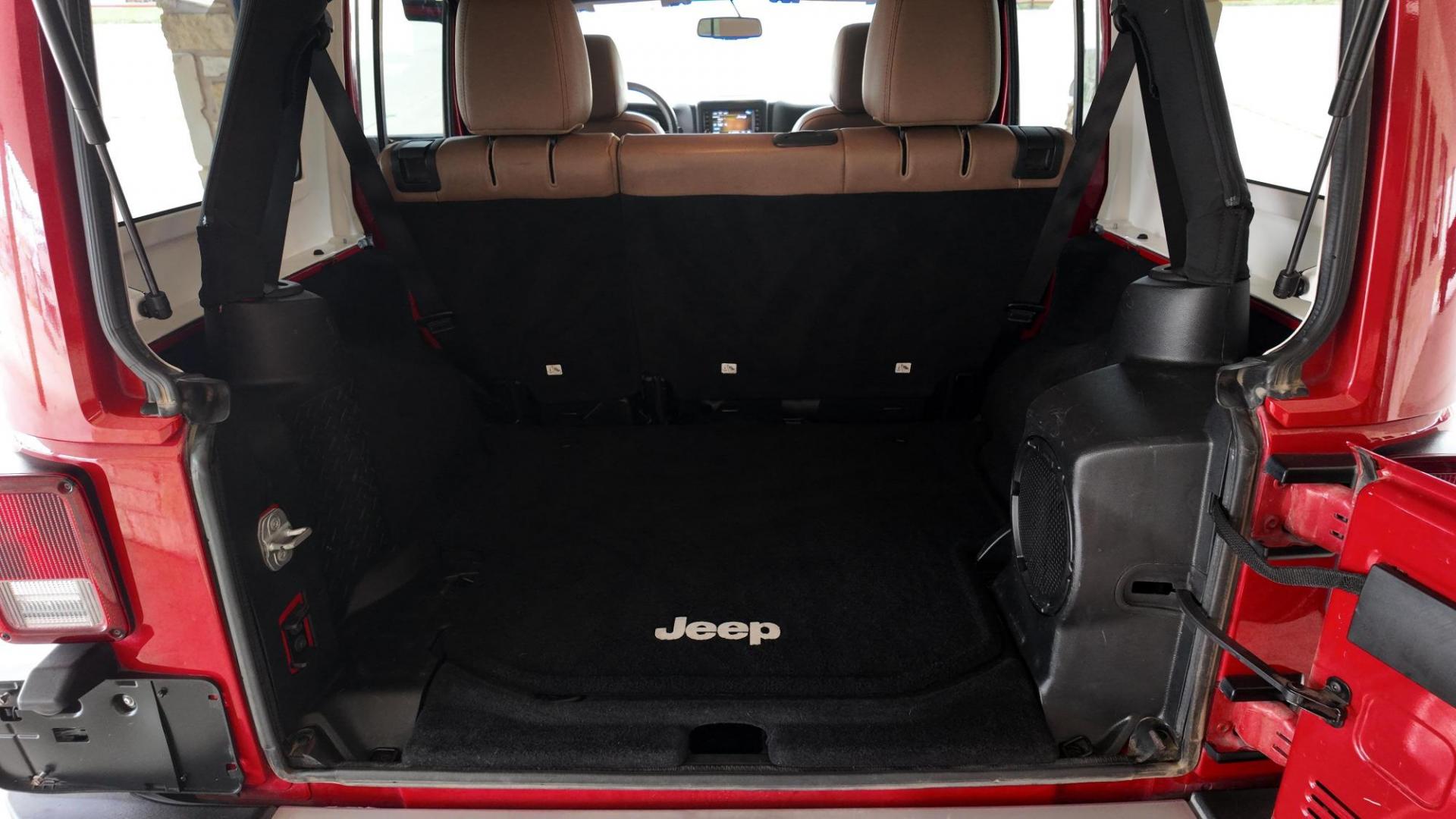 2013 /Black Cloth Interior Black Leather Interior Black/ Jeep Wran 45732 (1C4BJWEG6DL) with an 3.6L V6 DOHC 24V FFV engine, 5-Speed Automatic6-Speed Manual transmission, located at 605 West Oak St., West, TX, 76691, (254) 826-5852, 31.803682, -97.097832 - Photo#9