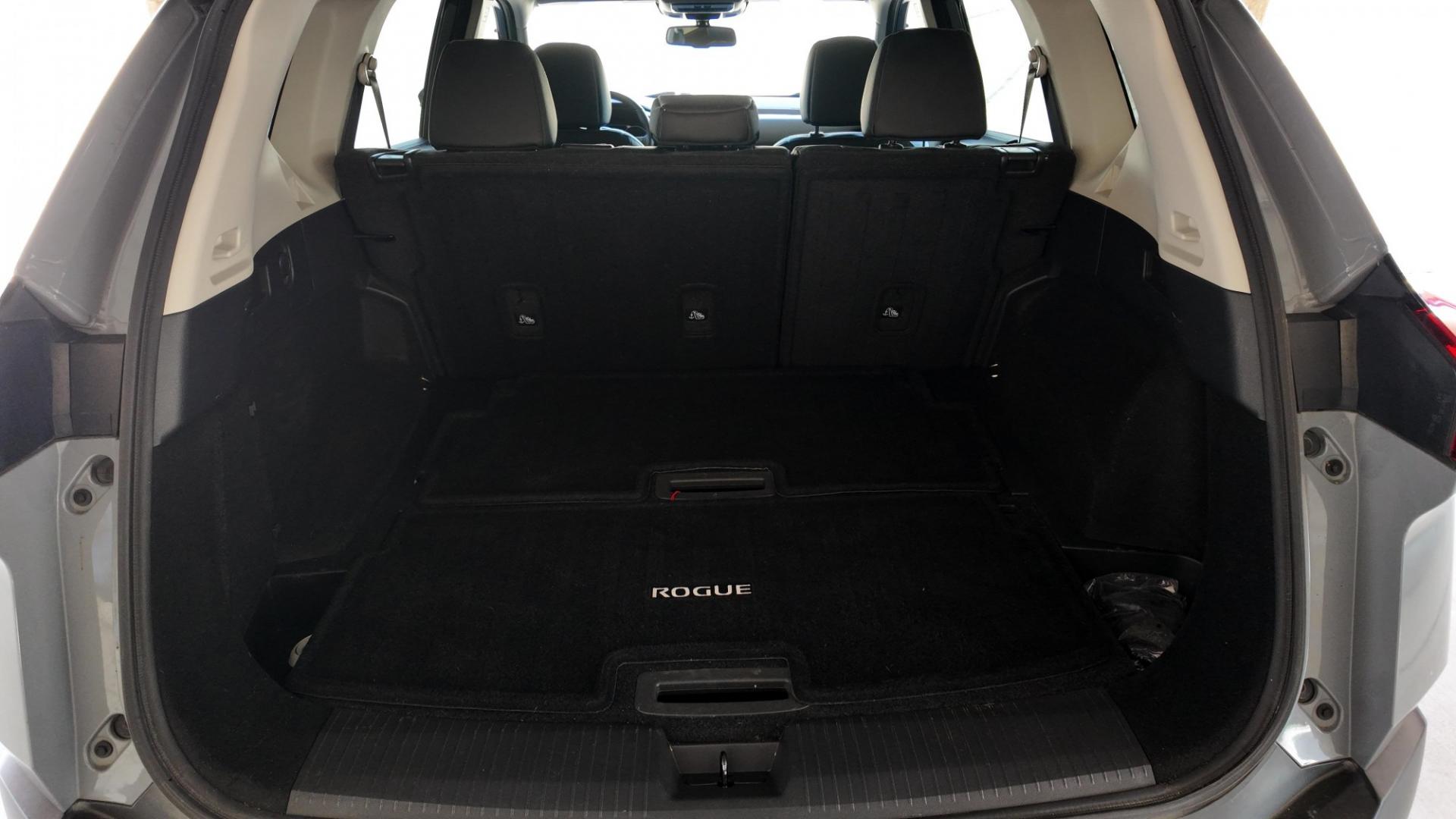 2021 /Charcoal Gray Nissan Rogue SL (5N1AT3CA0MC) with an 2.5L L4 DOHC 16V engine, Continuously Variable Transmission transmission, located at 605 West Oak St., West, TX, 76691, (254) 826-5852, 31.803682, -97.097832 - Photo#11