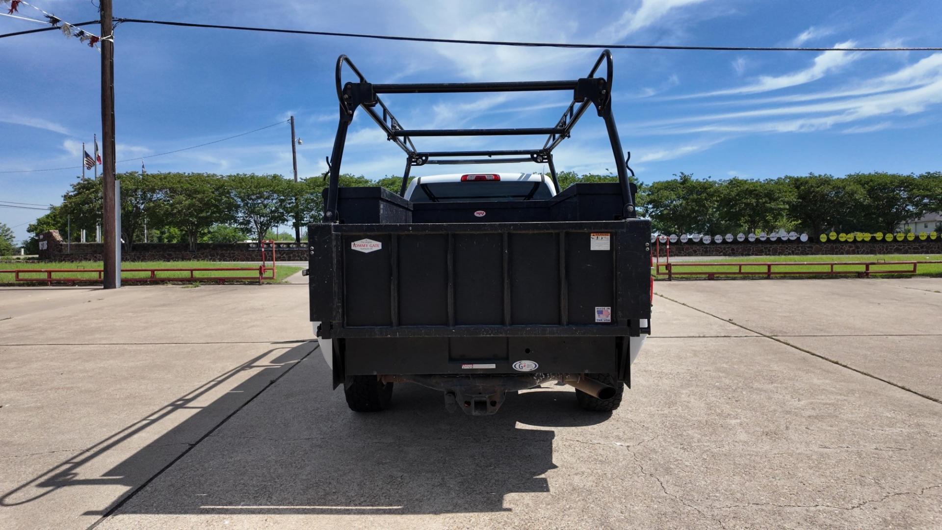 2016 Chev Silv Work Truck Long Box 2WD (1GC0CUEG4GZ) with an 6.0L V8 OHV 16V FFV engine, 6A transmission, located at 605 West Oak St., West, TX, 76691, (254) 826-5852, 31.803682, -97.097832 - Photo#3