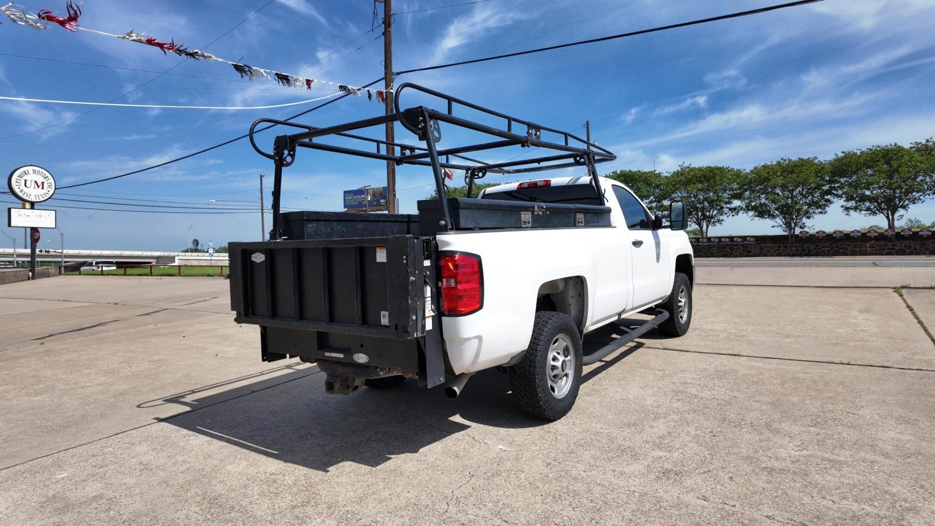 2016 Chev Silv Work Truck Long Box 2WD (1GC0CUEG4GZ) with an 6.0L V8 OHV 16V FFV engine, 6A transmission, located at 605 West Oak St., West, TX, 76691, (254) 826-5852, 31.803682, -97.097832 - Photo#4