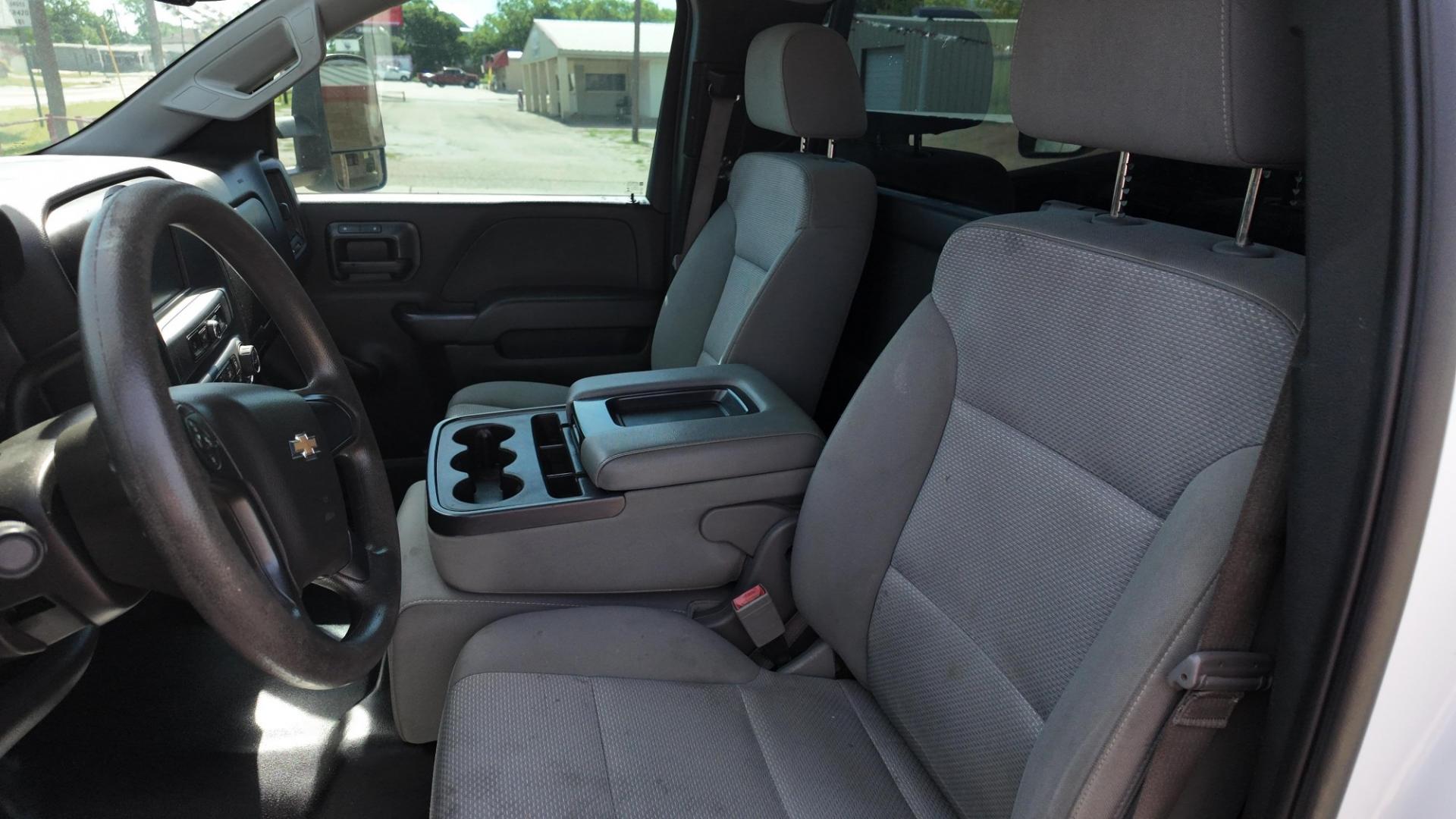 2016 Chev Silv Work Truck Long Box 2WD (1GC0CUEG4GZ) with an 6.0L V8 OHV 16V FFV engine, 6A transmission, located at 605 West Oak St., West, TX, 76691, (254) 826-5852, 31.803682, -97.097832 - Photo#6