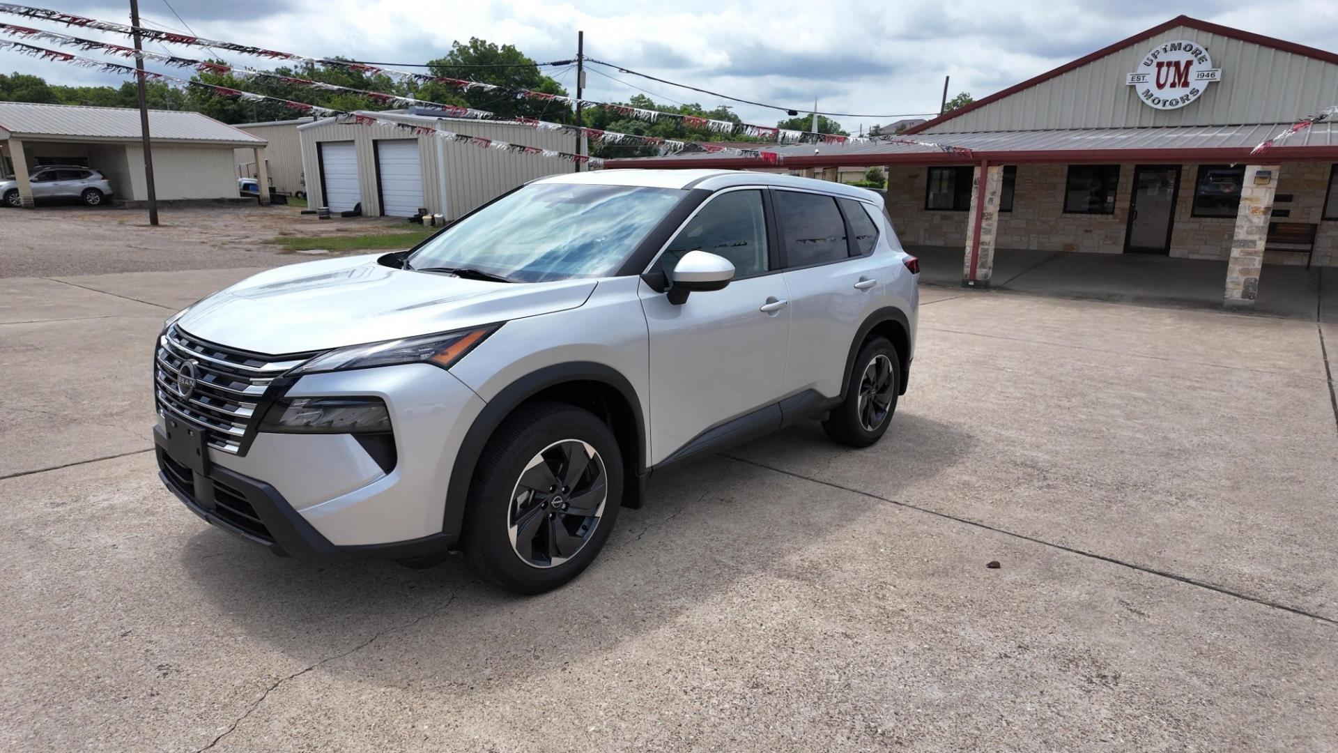 2024 /Light Gray Charcoal Nissan Rogue SV (5N1BT3BA6RC) with an 2.5L L4 DOHC 16V engine, Continuously Variable Transmission transmission, located at 605 West Oak St., West, TX, 76691, (254) 826-5852, 31.803682, -97.097832- Photo#1