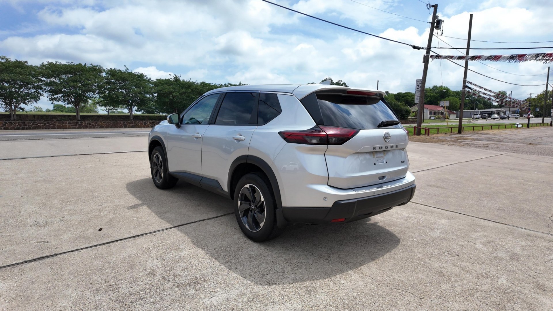 2024 /Light Gray Charcoal Nissan Rogue SV (5N1BT3BA6RC) with an 2.5L L4 DOHC 16V engine, Continuously Variable Transmission transmission, located at 605 West Oak St., West, TX, 76691, (254) 826-5852, 31.803682, -97.097832 - Photo#2