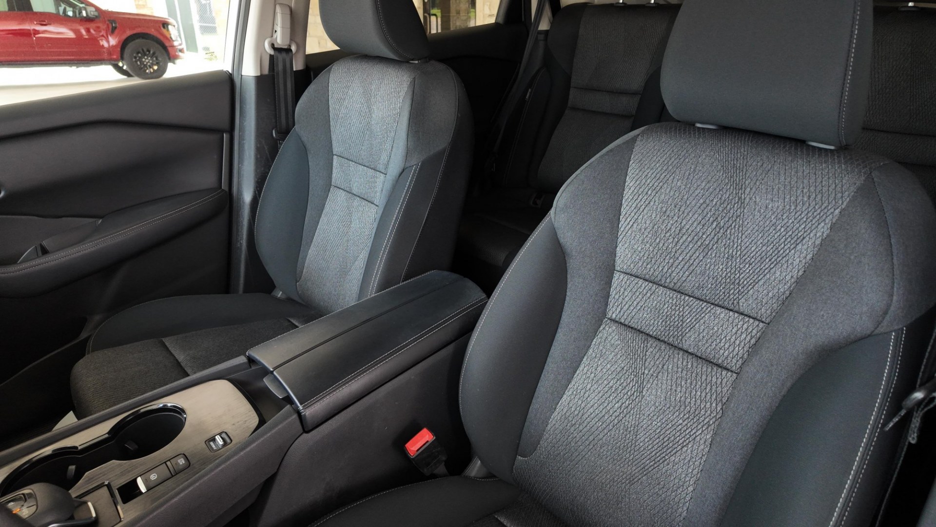 2024 /Light Gray Charcoal Nissan Rogue SV (5N1BT3BA6RC) with an 2.5L L4 DOHC 16V engine, Continuously Variable Transmission transmission, located at 605 West Oak St., West, TX, 76691, (254) 826-5852, 31.803682, -97.097832 - Photo#7