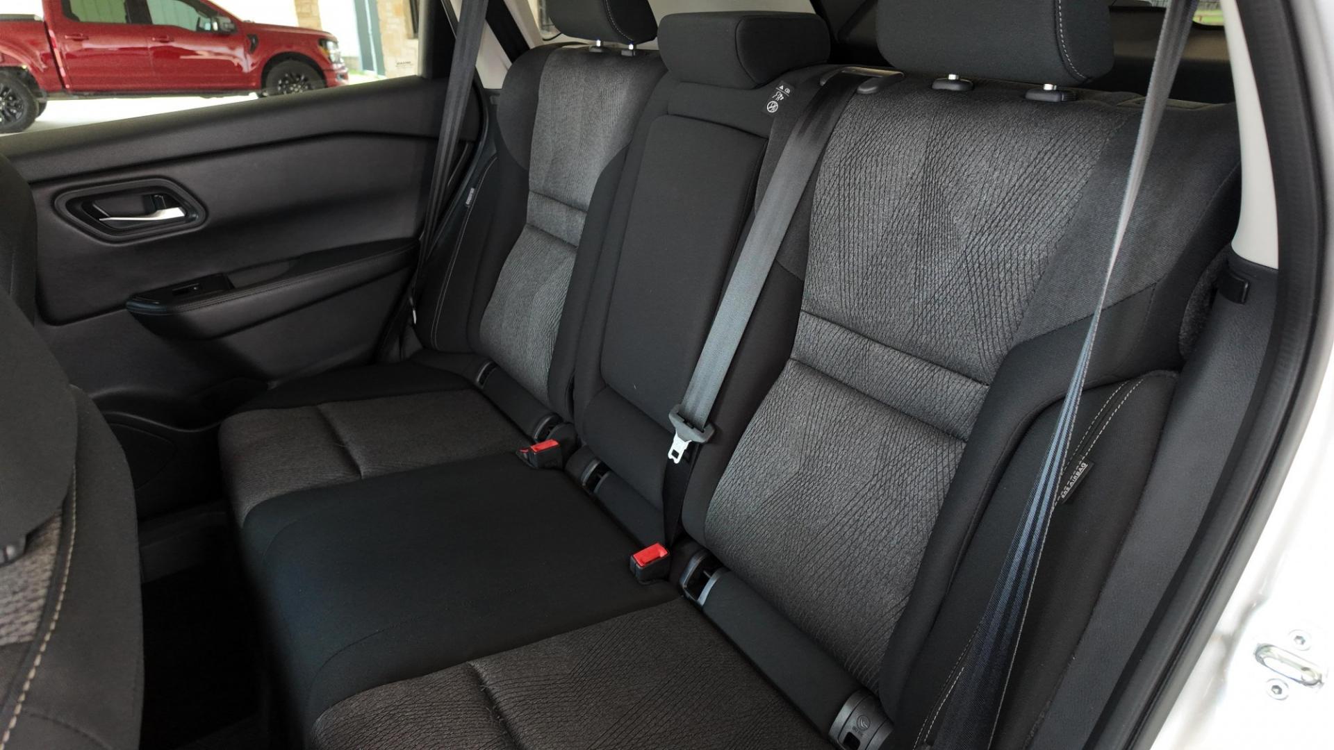 2024 /Light Gray Charcoal Nissan Rogue SV (5N1BT3BA6RC) with an 2.5L L4 DOHC 16V engine, Continuously Variable Transmission transmission, located at 605 West Oak St., West, TX, 76691, (254) 826-5852, 31.803682, -97.097832- Photo#8