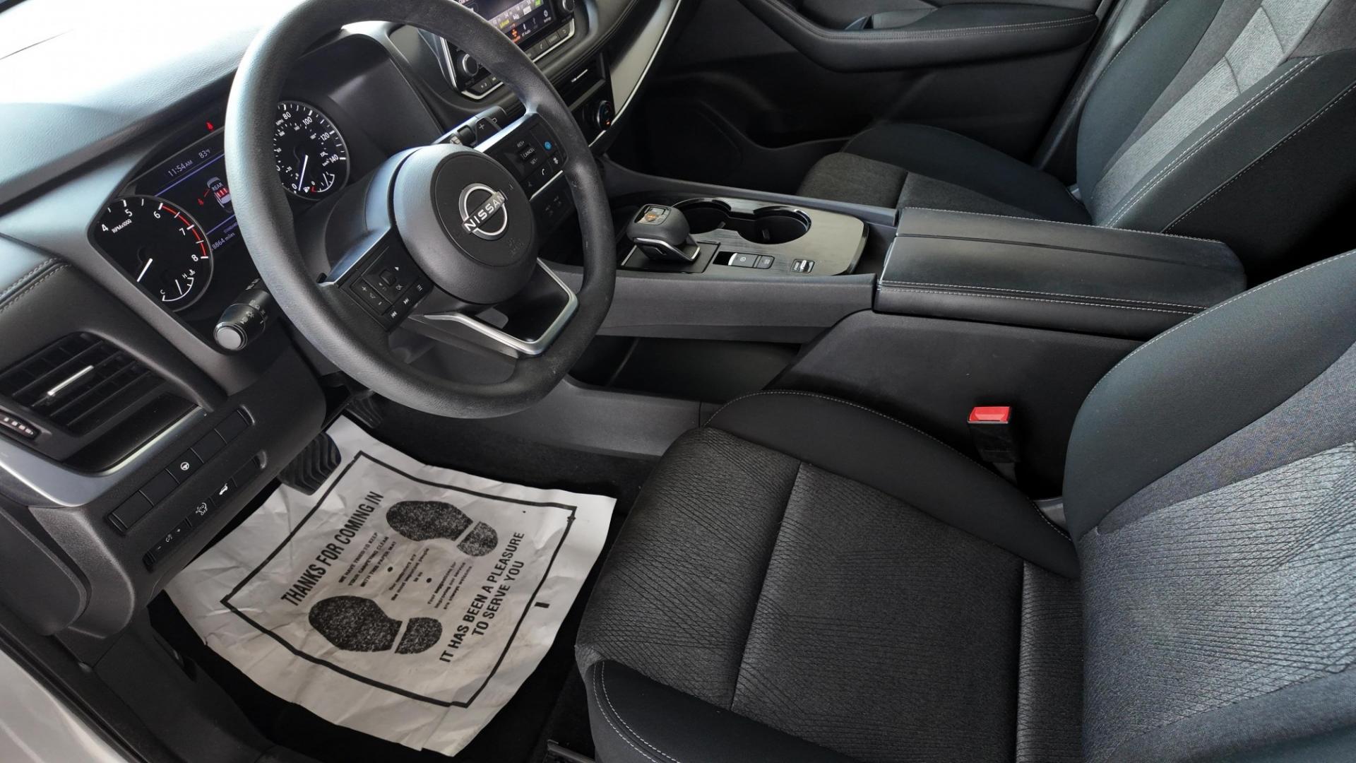 2024 /Light Gray Charcoal Nissan Rogue SV (5N1BT3BA6RC) with an 2.5L L4 DOHC 16V engine, Continuously Variable Transmission transmission, located at 605 West Oak St., West, TX, 76691, (254) 826-5852, 31.803682, -97.097832- Photo#11