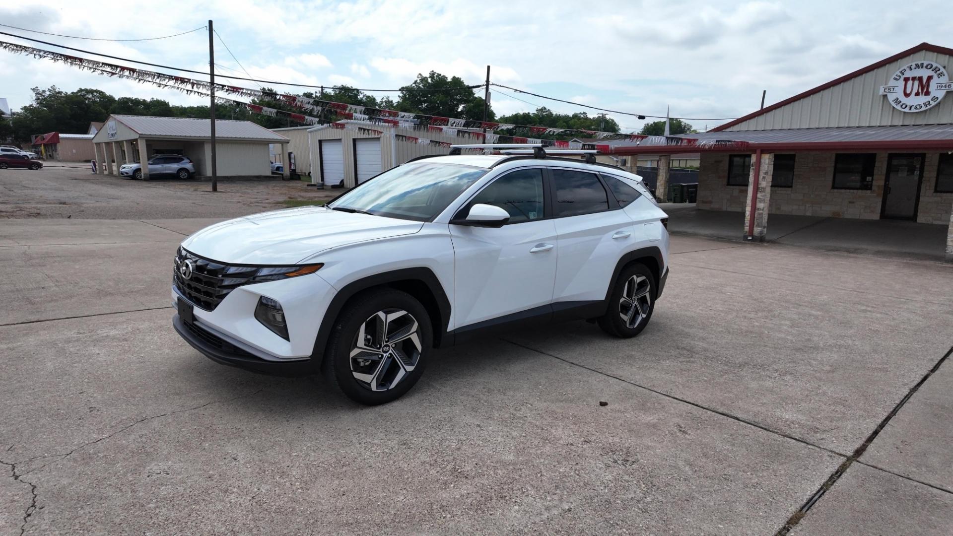 2024 /Black Gray Hyundai Tucson SEL (5NMJB3DE3RH) with an 2.5L L4 DOHC 16V engine, 8-Speed Automatic transmission, located at 605 West Oak St., West, TX, 76691, (254) 826-5852, 31.803682, -97.097832 - Photo#1
