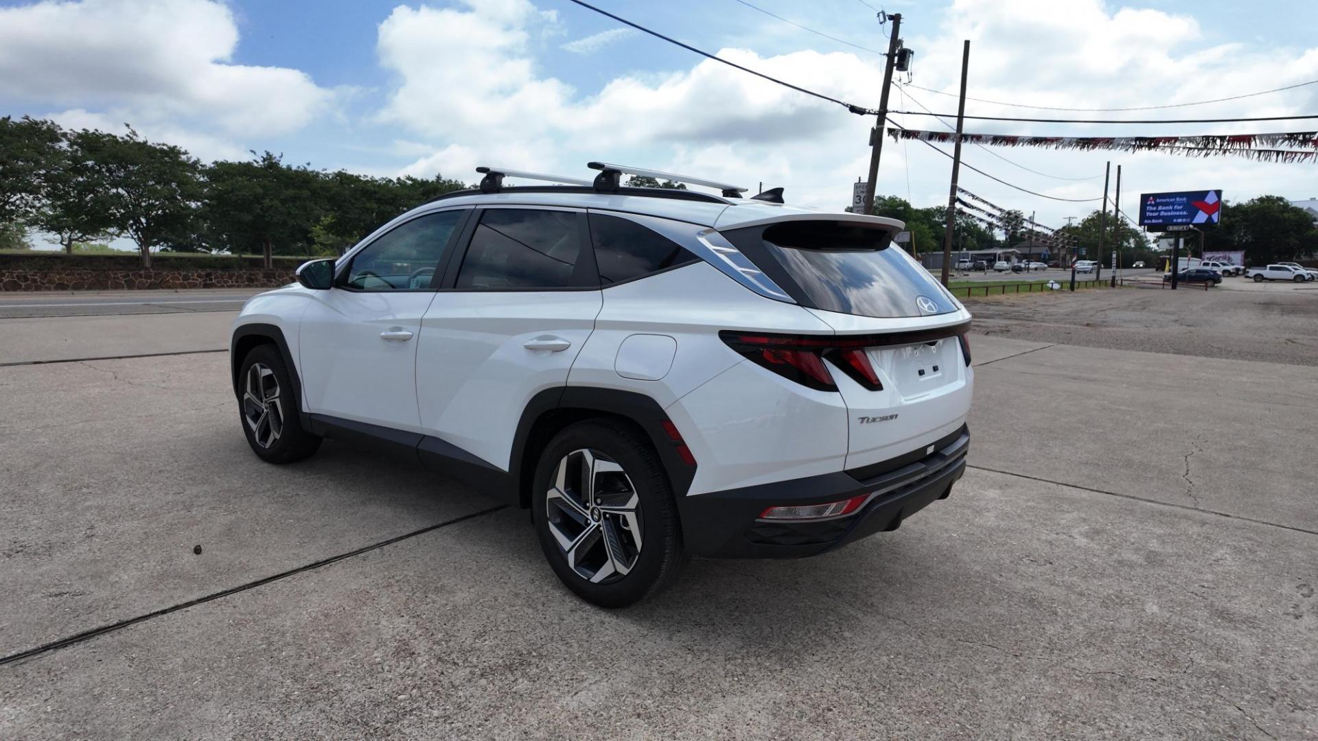 2024 /Black Gray Hyundai Tucson SEL (5NMJB3DE3RH) with an 2.5L L4 DOHC 16V engine, 8-Speed Automatic transmission, located at 605 West Oak St., West, TX, 76691, (254) 826-5852, 31.803682, -97.097832 - Photo#2