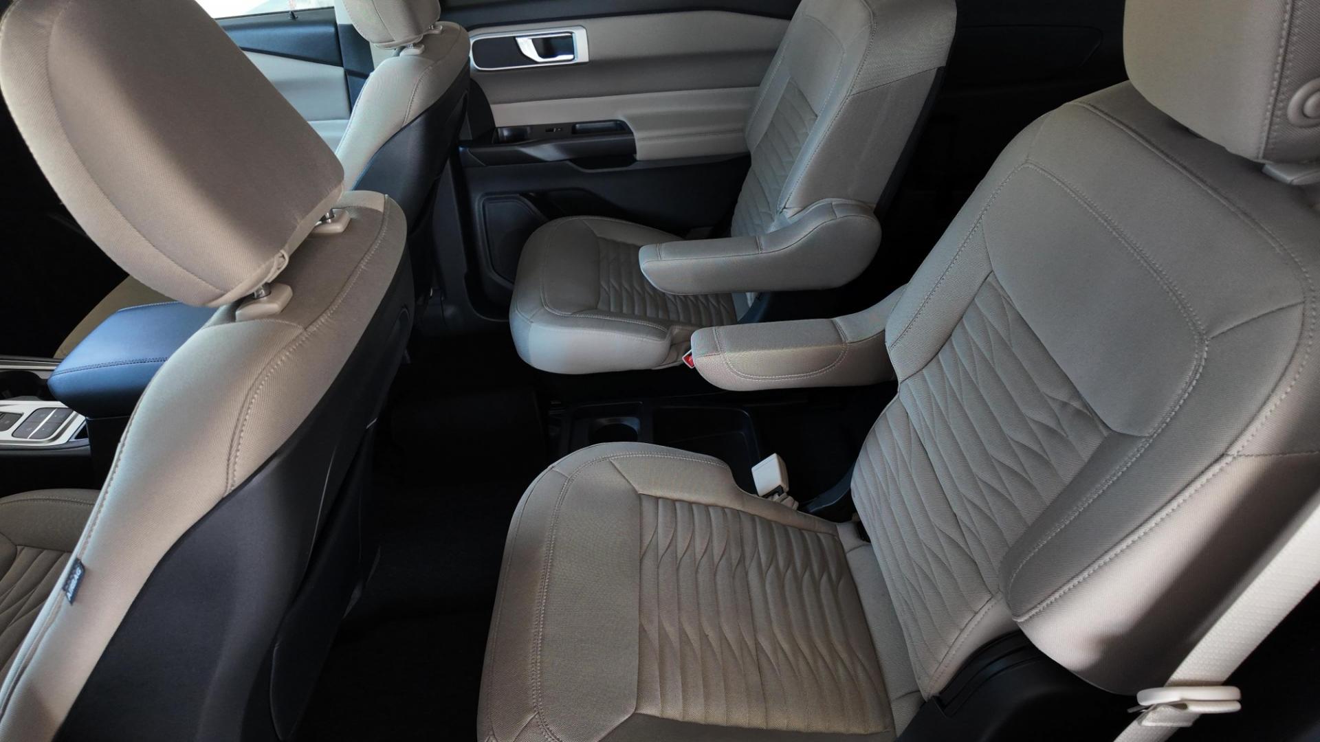 2020 /Ebony, leatherette Ebony, premium cloth Sandstone, Ford Explorer XLT 2WD (1FMSK7DHXLG) with an 2.3L L4 DOHC 16V engine, 10-Speed Automatic transmission, located at 605 West Oak St., West, TX, 76691, (254) 826-5852, 31.803682, -97.097832- Photo#11
