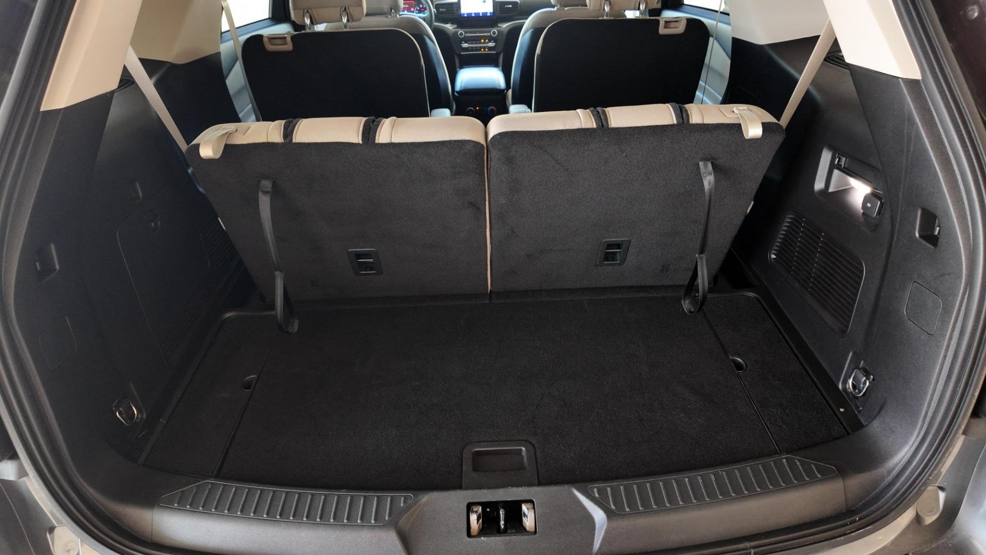 2020 /Ebony, leatherette Ebony, premium cloth Sandstone, Ford Explorer XLT 2WD (1FMSK7DHXLG) with an 2.3L L4 DOHC 16V engine, 10-Speed Automatic transmission, located at 605 West Oak St., West, TX, 76691, (254) 826-5852, 31.803682, -97.097832- Photo#13