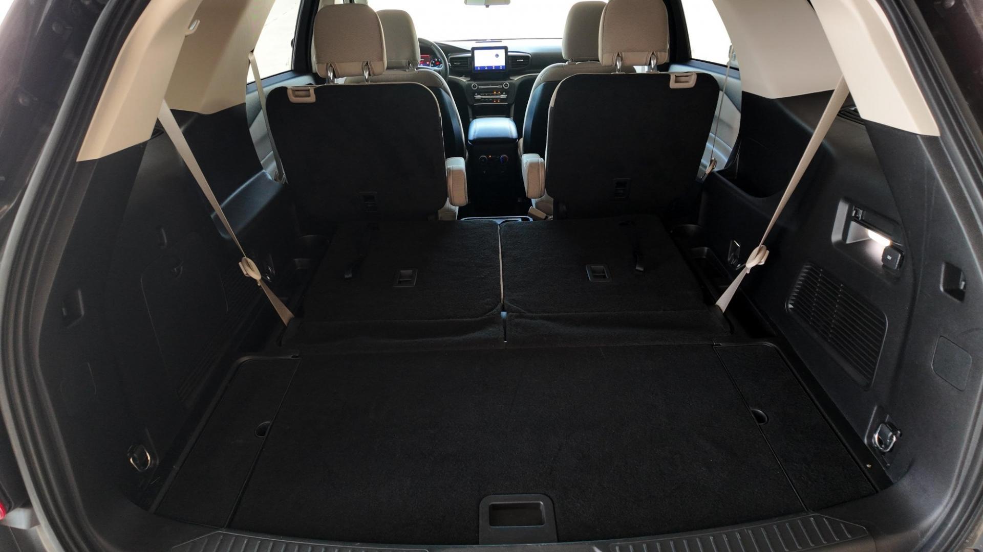 2020 /Ebony, leatherette Ebony, premium cloth Sandstone, Ford Explorer XLT 2WD (1FMSK7DHXLG) with an 2.3L L4 DOHC 16V engine, 10-Speed Automatic transmission, located at 605 West Oak St., West, TX, 76691, (254) 826-5852, 31.803682, -97.097832- Photo#14