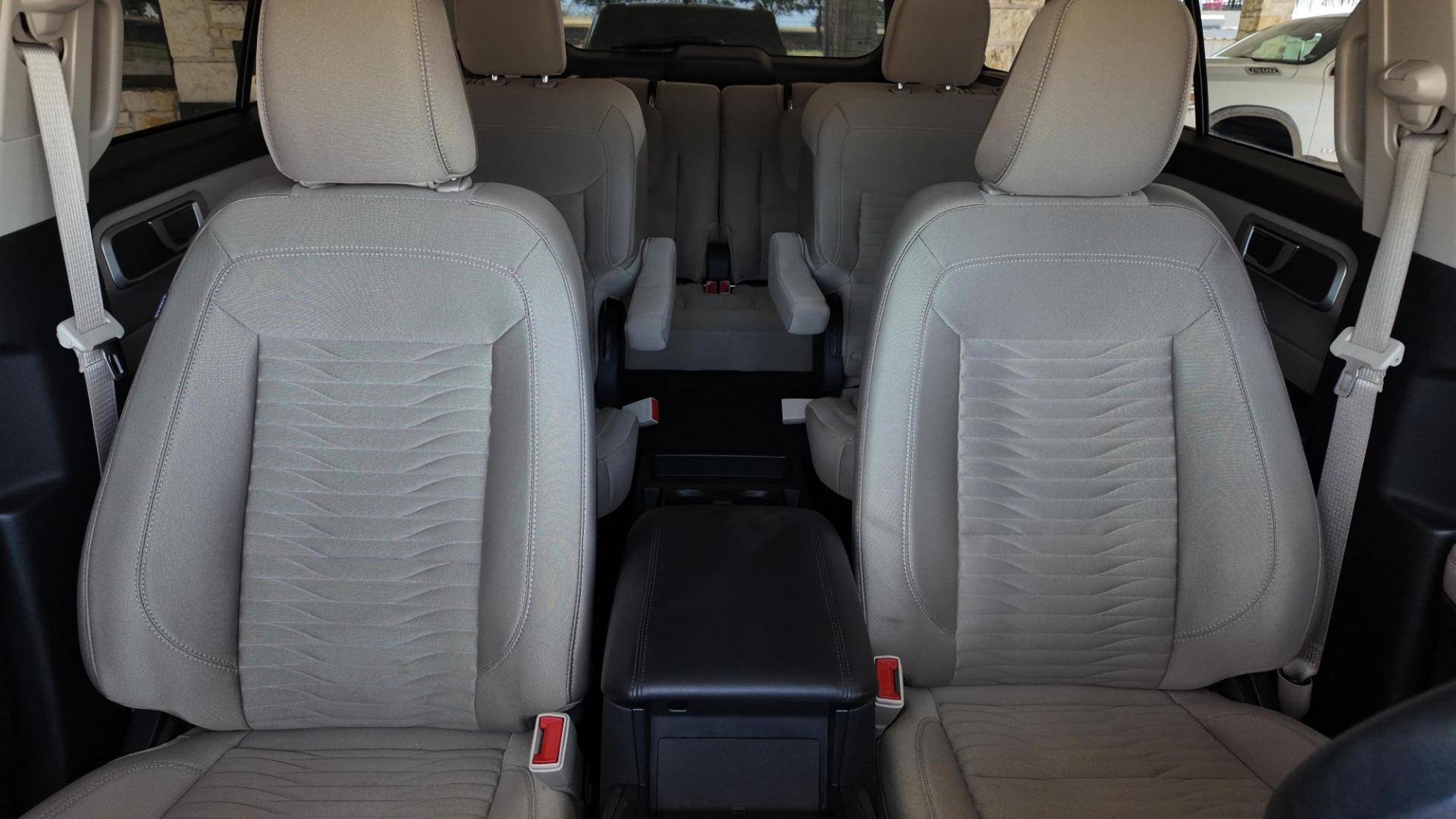2020 /Ebony, leatherette Ebony, premium cloth Sandstone, Ford Explorer XLT 2WD (1FMSK7DHXLG) with an 2.3L L4 DOHC 16V engine, 10-Speed Automatic transmission, located at 605 West Oak St., West, TX, 76691, (254) 826-5852, 31.803682, -97.097832- Photo#15