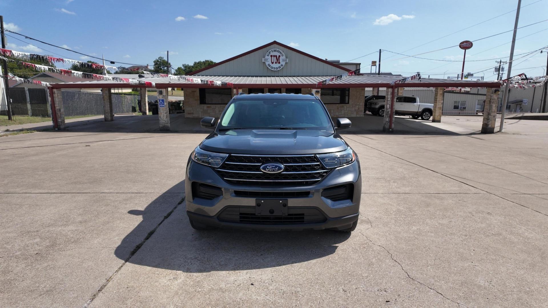 2020 /Ebony, leatherette Ebony, premium cloth Sandstone, Ford Explorer XLT 2WD (1FMSK7DHXLG) with an 2.3L L4 DOHC 16V engine, 10-Speed Automatic transmission, located at 605 West Oak St., West, TX, 76691, (254) 826-5852, 31.803682, -97.097832- Photo#0