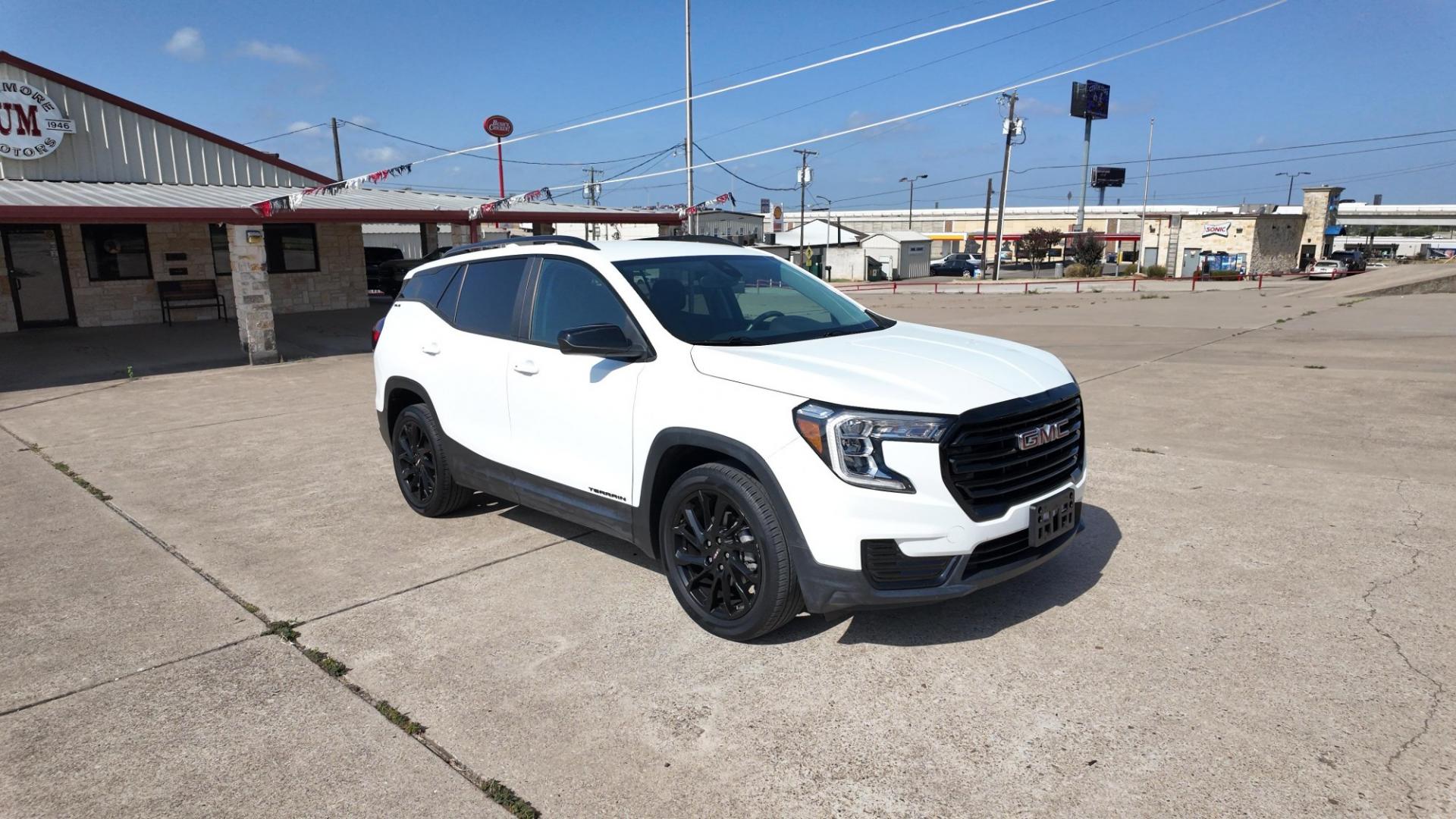 2023 /Jet Black Medium Ash Gray/Jet Black GMC Terrain SLE (3GKALMEG5PL) with an 1.4L L4 DOHC 16V TURBO engine, 9-Speed Automatic transmission, located at 605 West Oak St., West, TX, 76691, (254) 826-5852, 31.803682, -97.097832- Photo#4