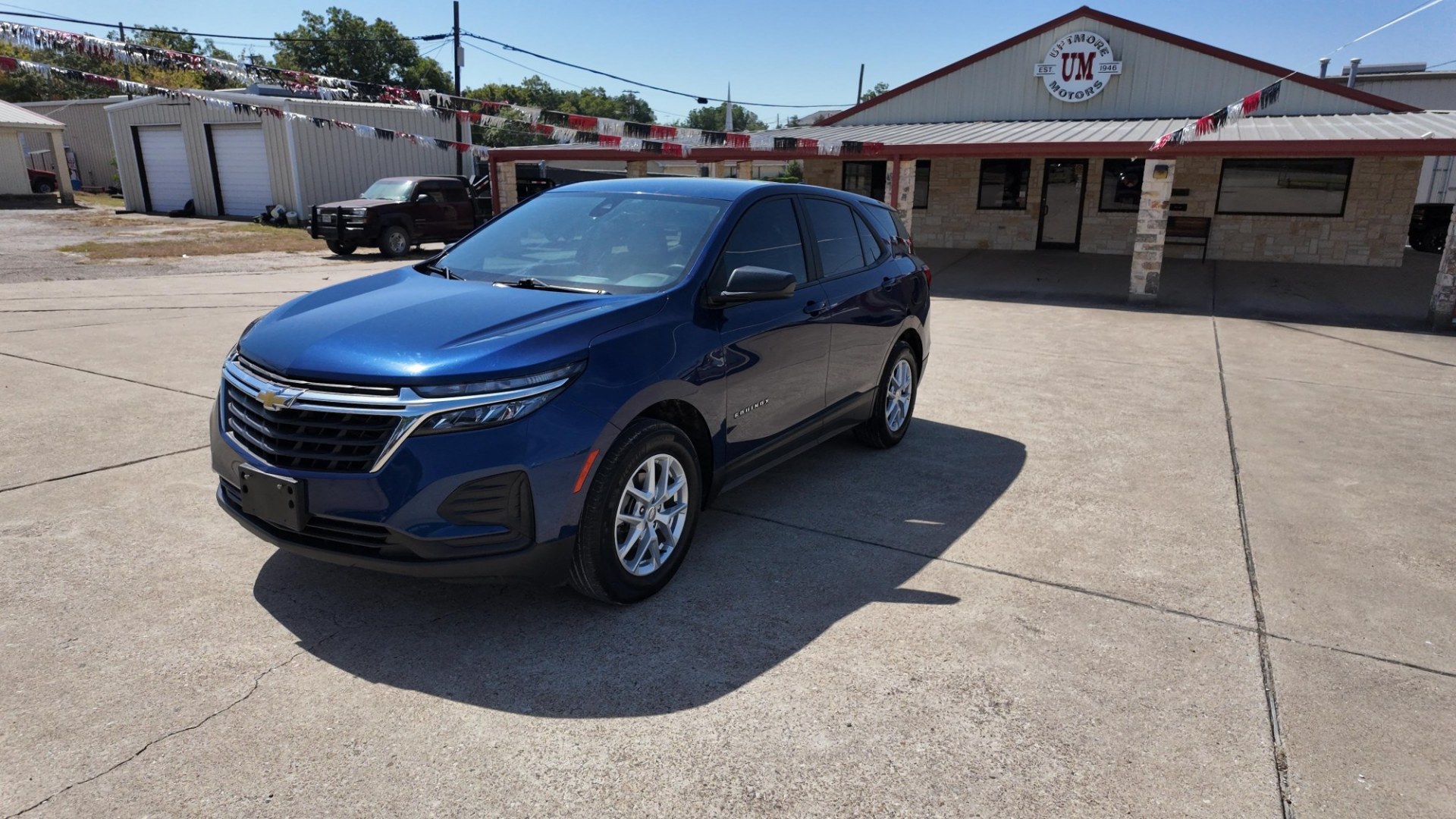 2022 /Medium Ash Gray Chevrolet Equinox LS 2WD (3GNAXHEV5NS) with an 1.5L L4 DOHC 16V TURBO engine, 6-Speed Automatic transmission, located at 605 West Oak St., West, TX, 76691, (254) 826-5852, 31.803682, -97.097832- Photo#1