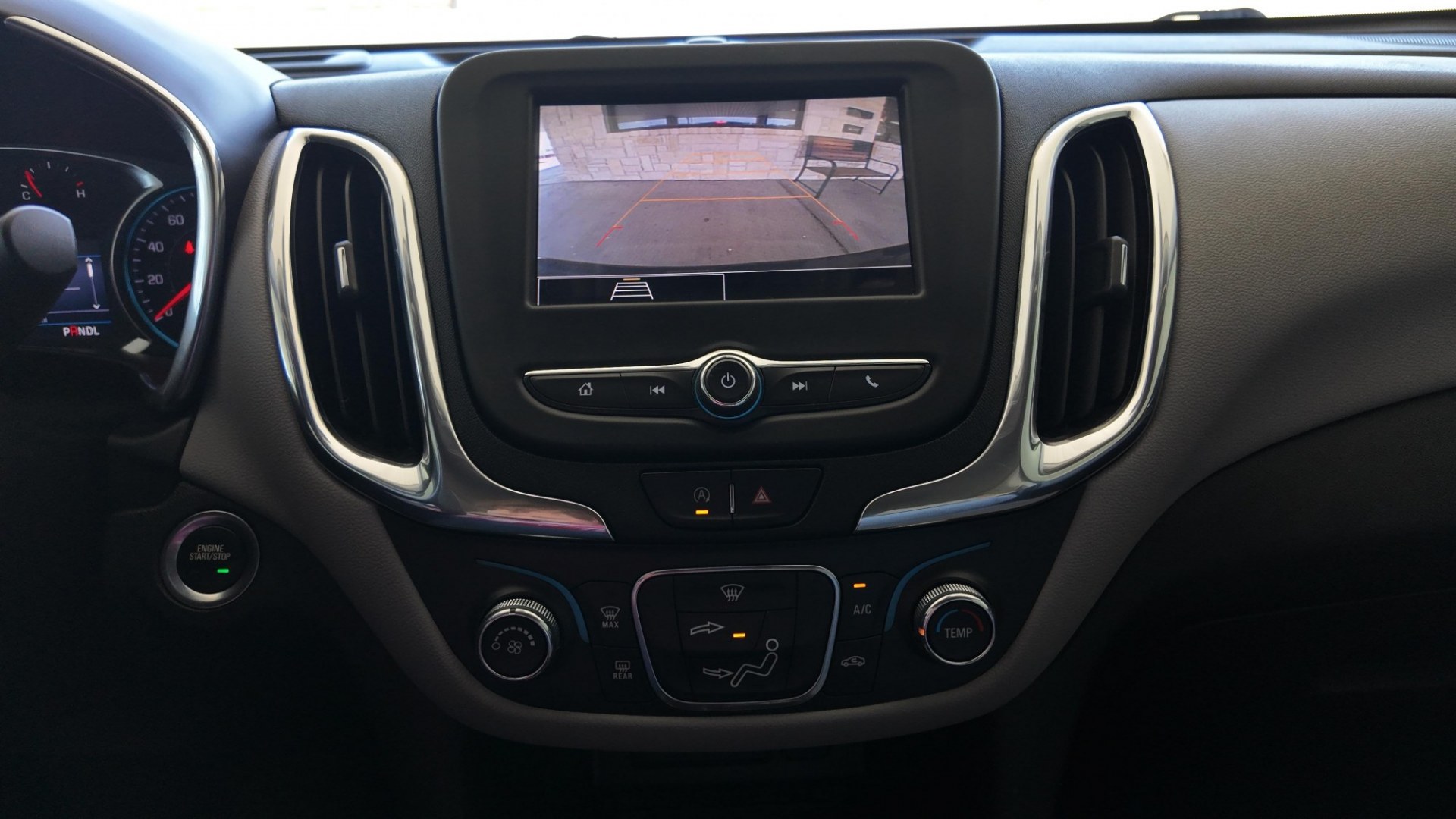 2022 /Medium Ash Gray Chevrolet Equinox LS 2WD (3GNAXHEV5NS) with an 1.5L L4 DOHC 16V TURBO engine, 6-Speed Automatic transmission, located at 605 West Oak St., West, TX, 76691, (254) 826-5852, 31.803682, -97.097832- Photo#5