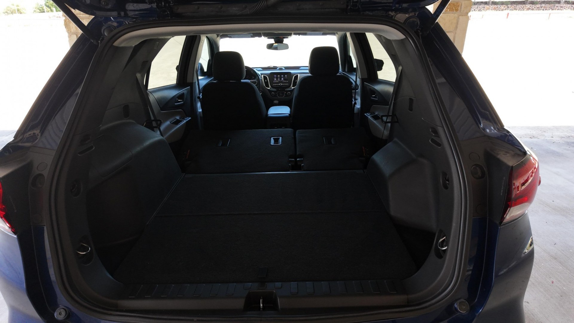 2022 /Medium Ash Gray Chevrolet Equinox LS 2WD (3GNAXHEV5NS) with an 1.5L L4 DOHC 16V TURBO engine, 6-Speed Automatic transmission, located at 605 West Oak St., West, TX, 76691, (254) 826-5852, 31.803682, -97.097832- Photo#11