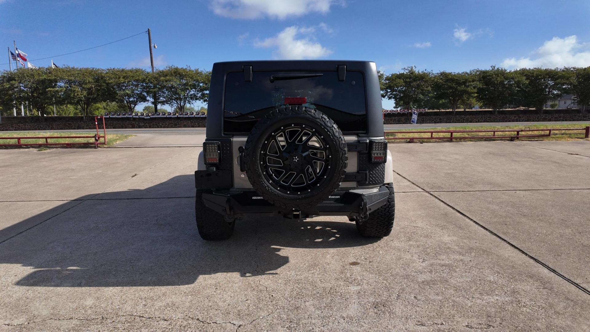 2016 /Black, cloth Black, leather Black/Dark Olive, leat Jeep Wrangler Unlimited Sahara 4WD (1C4BJWEGXGL) with an 3.6L V6 DOHC 24V FFV engine, 5-Speed Automatic6-Speed Manual transmission, located at 605 West Oak St., West, TX, 76691, (254) 826-5852, 31.803682, -97.097832- Photo#3