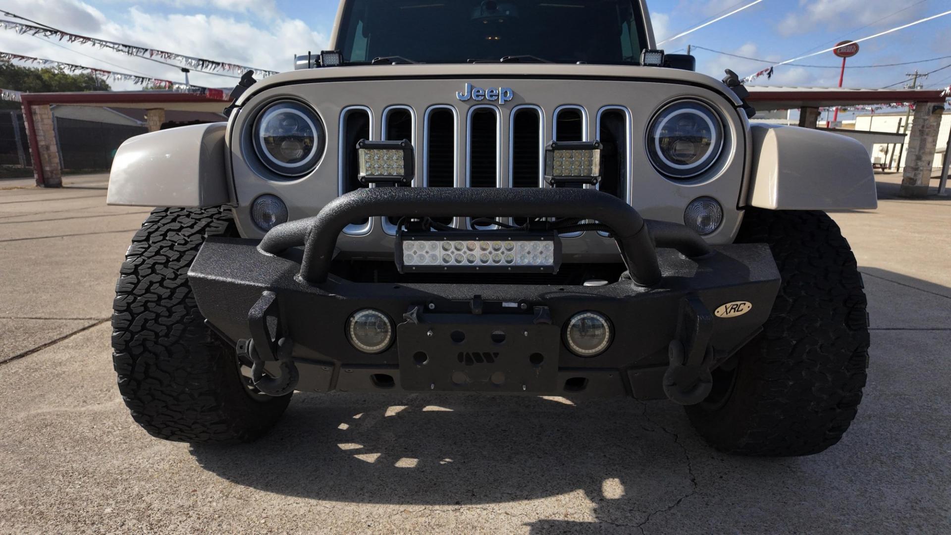 2016 /Black, cloth Black, leather Black/Dark Olive, leat Jeep Wrangler Unlimited Sahara 4WD (1C4BJWEGXGL) with an 3.6L V6 DOHC 24V FFV engine, 5-Speed Automatic6-Speed Manual transmission, located at 605 West Oak St., West, TX, 76691, (254) 826-5852, 31.803682, -97.097832- Photo#6