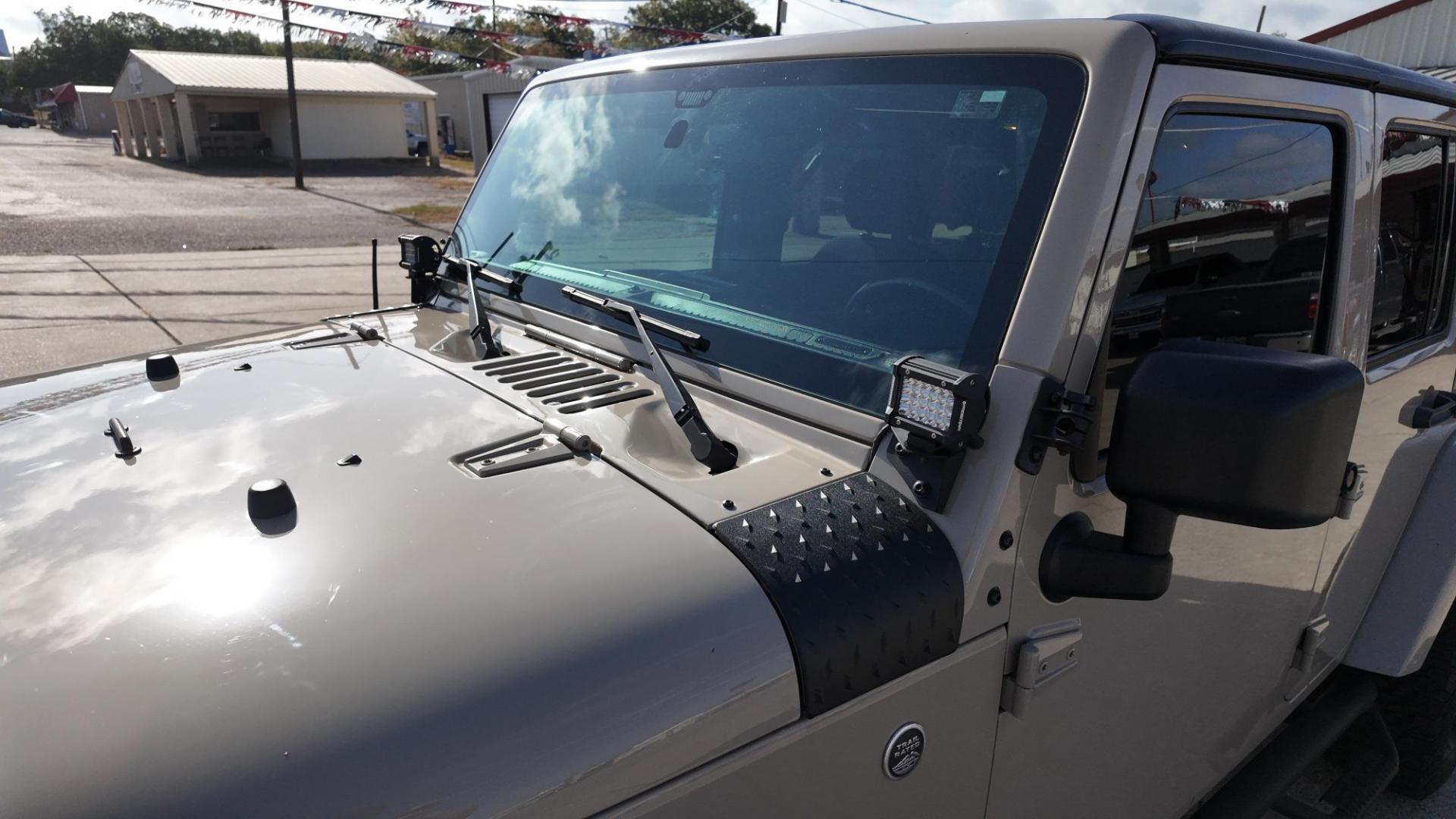 2016 /Black, cloth Black, leather Black/Dark Olive, leat Jeep Wrangler Unlimited Sahara 4WD (1C4BJWEGXGL) with an 3.6L V6 DOHC 24V FFV engine, 5-Speed Automatic6-Speed Manual transmission, located at 605 West Oak St., West, TX, 76691, (254) 826-5852, 31.803682, -97.097832- Photo#7