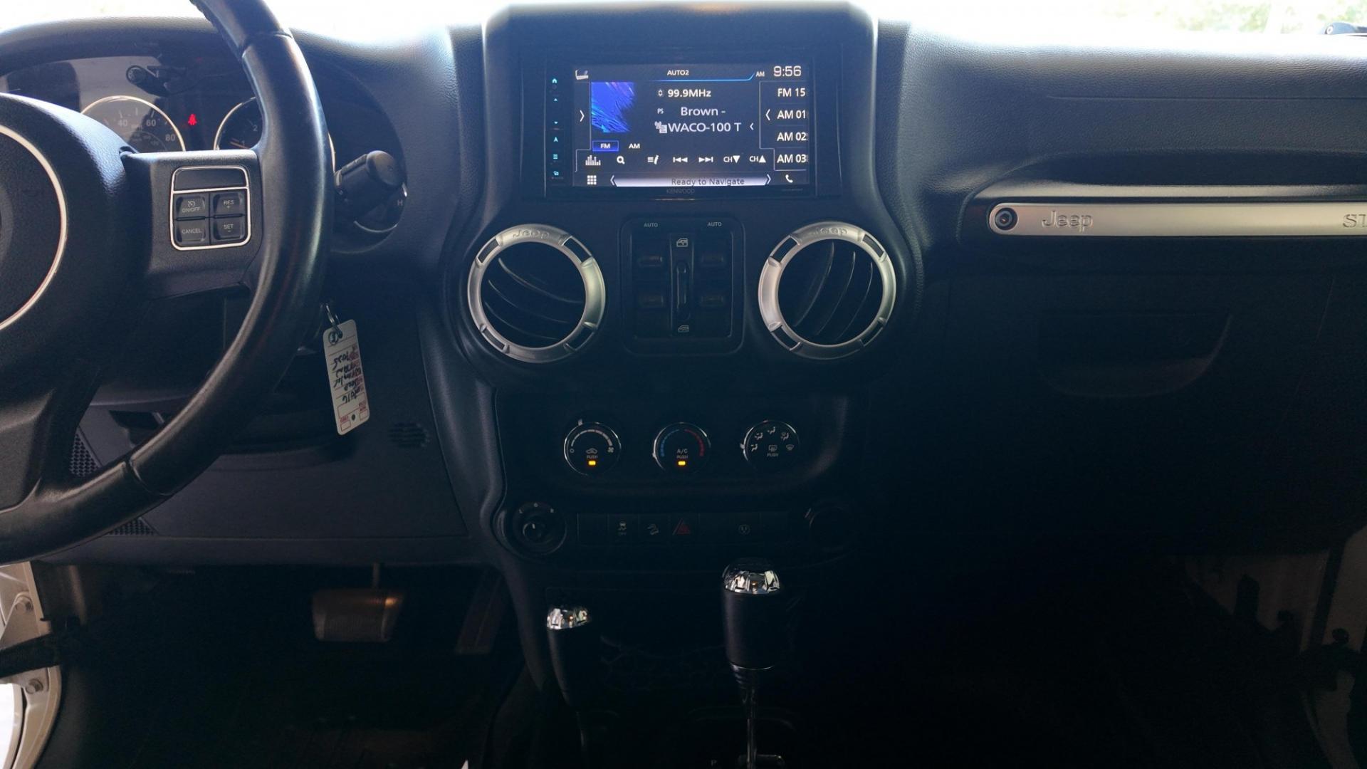 2016 /Black, cloth Black, leather Black/Dark Olive, leat Jeep Wrangler Unlimited Sahara 4WD (1C4BJWEGXGL) with an 3.6L V6 DOHC 24V FFV engine, 5-Speed Automatic6-Speed Manual transmission, located at 605 West Oak St., West, TX, 76691, (254) 826-5852, 31.803682, -97.097832- Photo#9