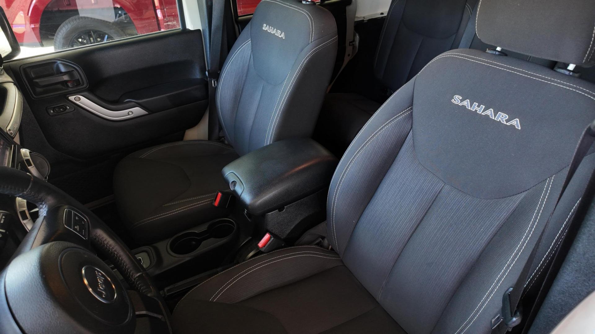 2016 /Black, cloth Black, leather Black/Dark Olive, leat Jeep Wrangler Unlimited Sahara 4WD (1C4BJWEGXGL) with an 3.6L V6 DOHC 24V FFV engine, 5-Speed Automatic6-Speed Manual transmission, located at 605 West Oak St., West, TX, 76691, (254) 826-5852, 31.803682, -97.097832- Photo#10