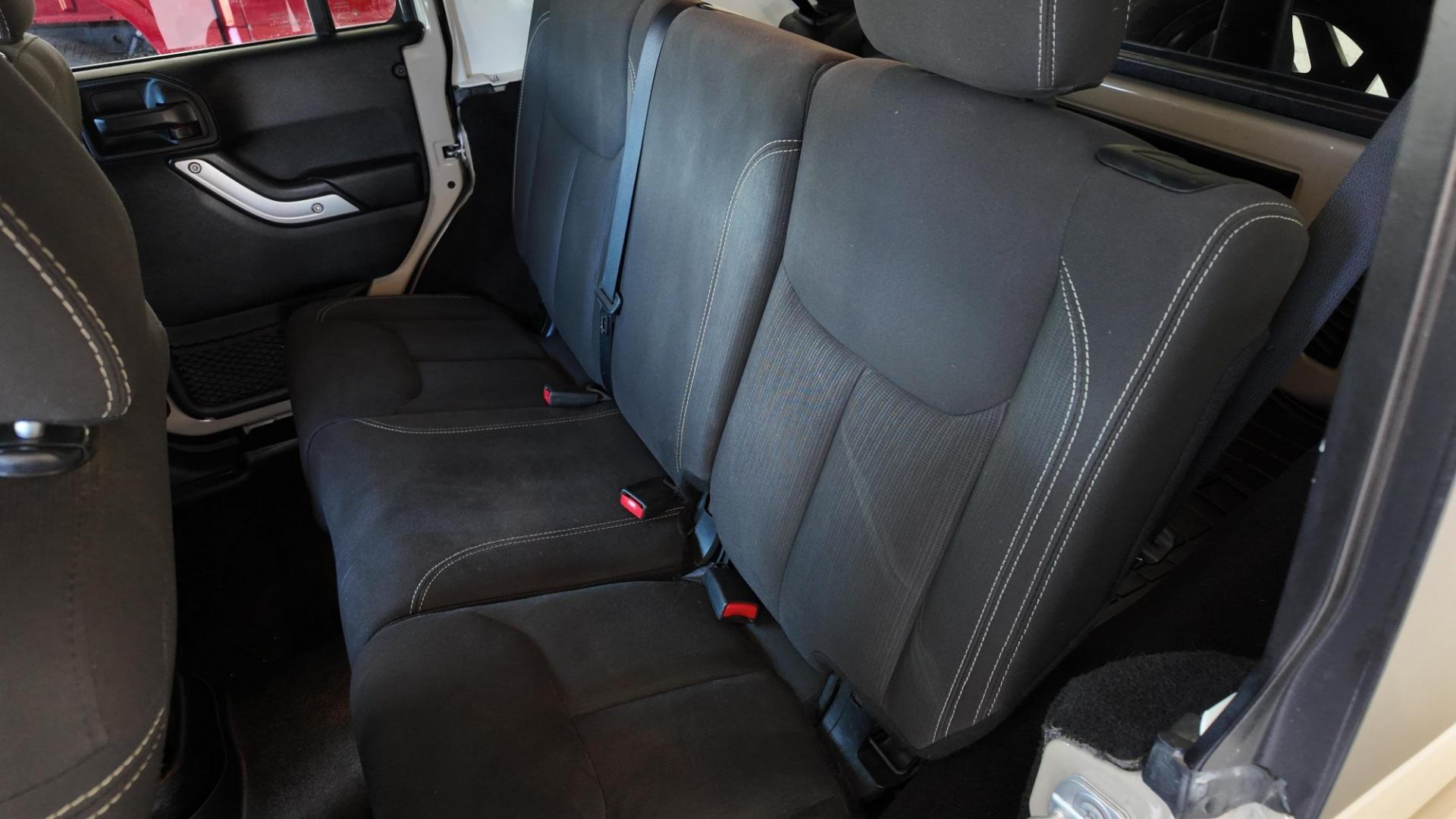 2016 /Black, cloth Black, leather Black/Dark Olive, leat Jeep Wrangler Unlimited Sahara 4WD (1C4BJWEGXGL) with an 3.6L V6 DOHC 24V FFV engine, 5-Speed Automatic6-Speed Manual transmission, located at 605 West Oak St., West, TX, 76691, (254) 826-5852, 31.803682, -97.097832- Photo#11