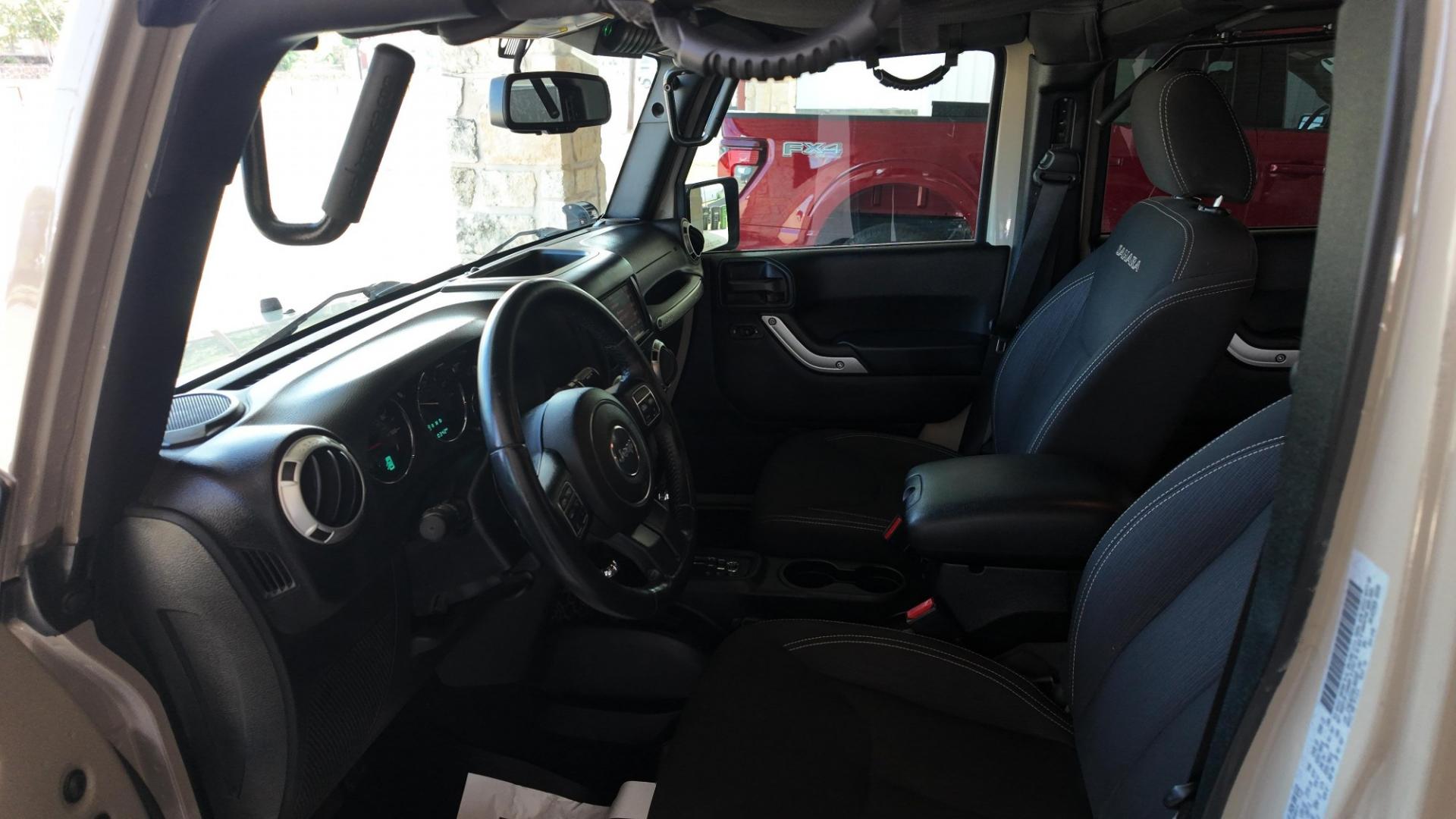 2016 /Black, cloth Black, leather Black/Dark Olive, leat Jeep Wrangler Unlimited Sahara 4WD (1C4BJWEGXGL) with an 3.6L V6 DOHC 24V FFV engine, 5-Speed Automatic6-Speed Manual transmission, located at 605 West Oak St., West, TX, 76691, (254) 826-5852, 31.803682, -97.097832- Photo#14