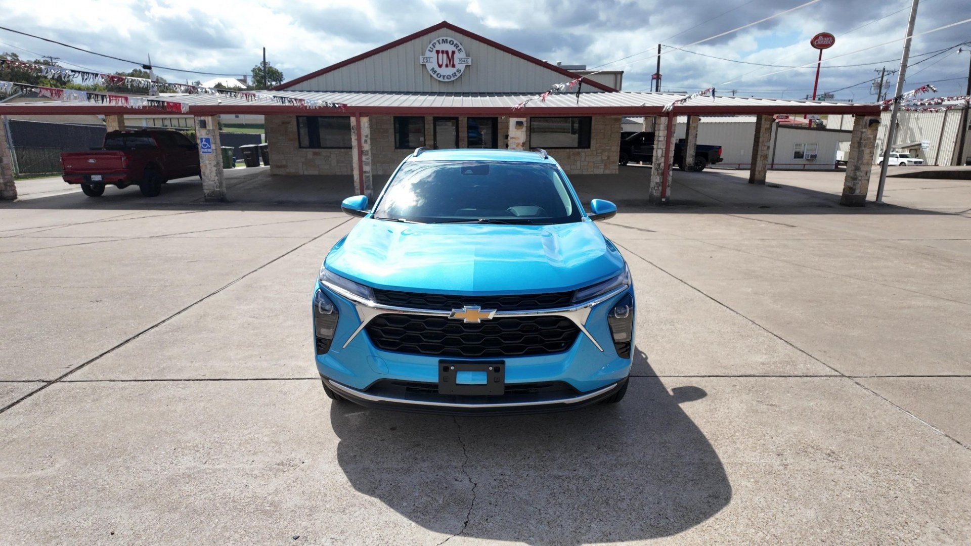 2025 /Jet Black w/Yellow Accents Jet Black w/Blue Accent Chevrolet Trax LT (KL77LHEP4SC) with an 1.2L L3 TURBO engine, 6-Speed Automatic transmission, located at 605 West Oak St., West, TX, 76691, (254) 826-5852, 31.803682, -97.097832- Photo#0