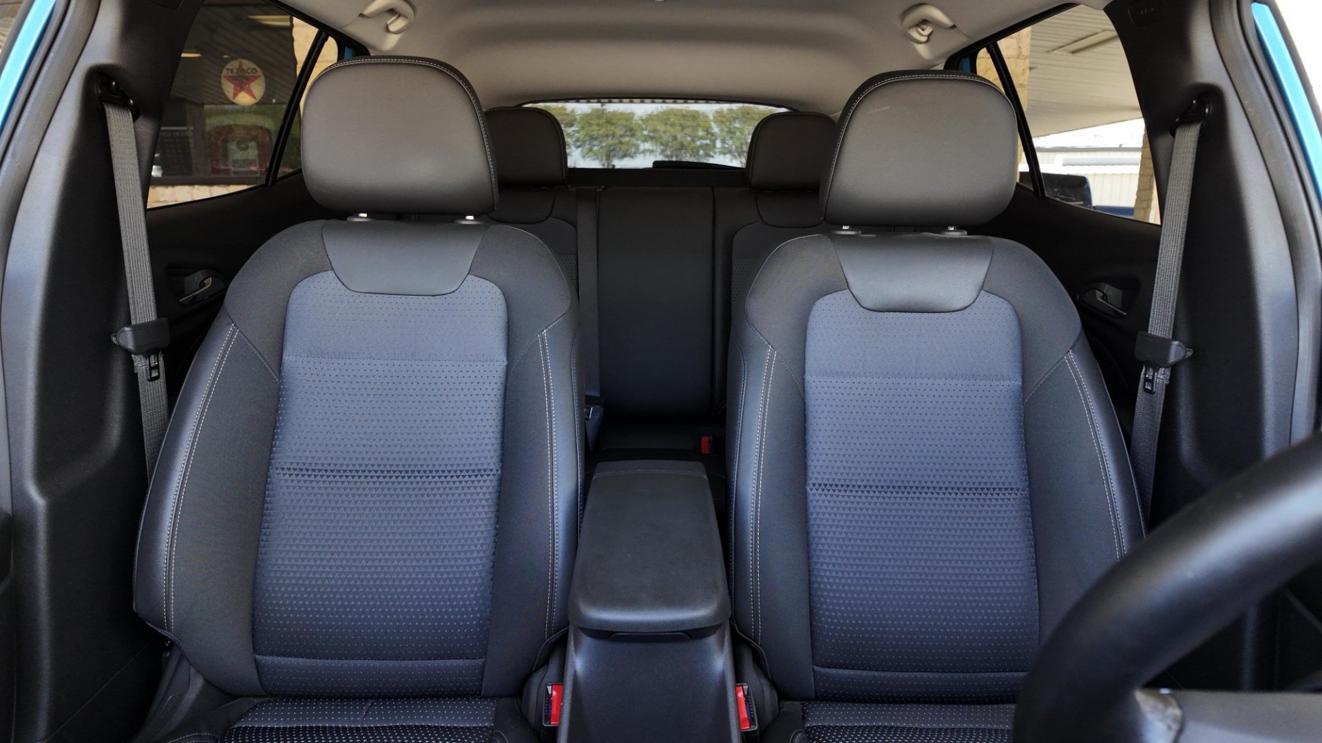2025 /Jet Black w/Yellow Accents Jet Black w/Blue Accent Chevrolet Trax LT (KL77LHEP4SC) with an 1.2L L3 TURBO engine, 6-Speed Automatic transmission, located at 605 West Oak St., West, TX, 76691, (254) 826-5852, 31.803682, -97.097832- Photo#10