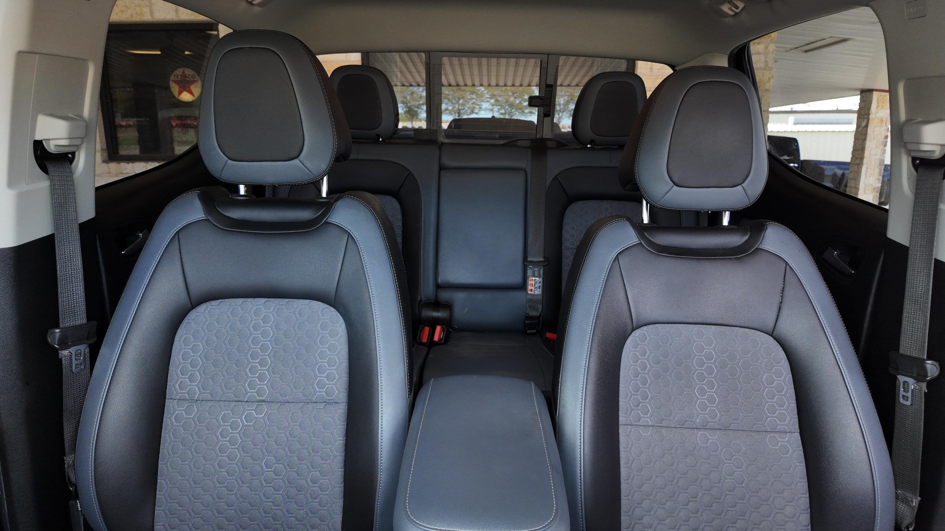2018 /Jet Black, leather Jet Black, leatherette/cloth Chevrolet Colorado Z71 Crew Cab 2WD Short Box (1GCGSDEN8J1) with an 3.6L V6 DOHC 24V GAS engine, 6-Speed Automatic transmission, located at 605 West Oak St., West, TX, 76691, (254) 826-5852, 31.803682, -97.097832- Photo#9