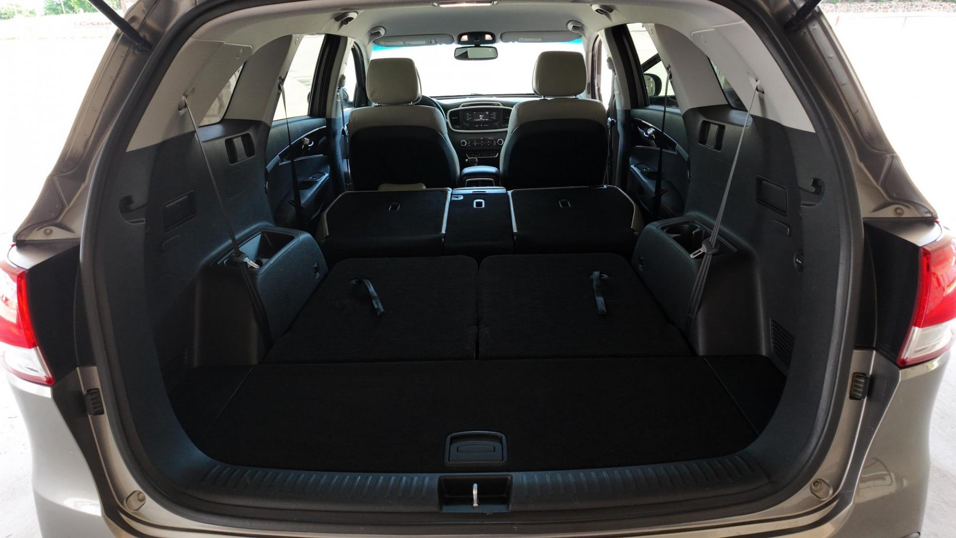 2016 Kia Sorento LX 2WD (5XYPG4A37GG) with an 2.4L L4 DOHC 16V engine, 6-Speed Automatic transmission, located at 605 West Oak St., West, TX, 76691, (254) 826-5852, 31.803682, -97.097832 - Photo#12