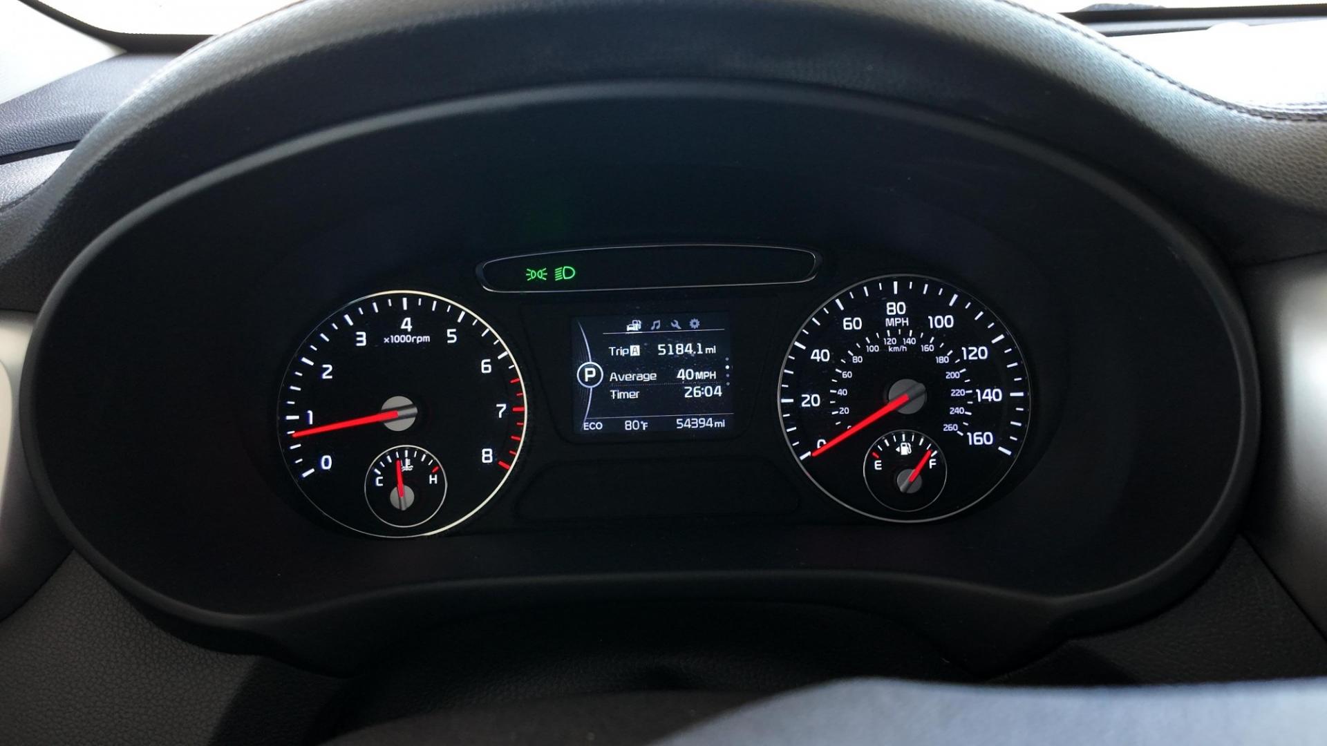 2016 Kia Sorento LX 2WD (5XYPG4A37GG) with an 2.4L L4 DOHC 16V engine, 6-Speed Automatic transmission, located at 605 West Oak St., West, TX, 76691, (254) 826-5852, 31.803682, -97.097832 - Photo#14